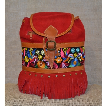 Plecak damski boho  ze skóry zamszowej  w kolorze czerwonym z kolorowym kwiatowym  haftem.